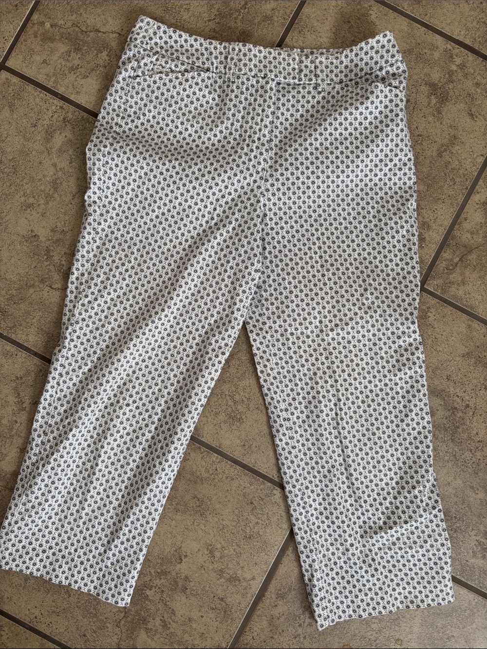 Talbots White Cropped Straight-Leg Pants with Black Floral Print